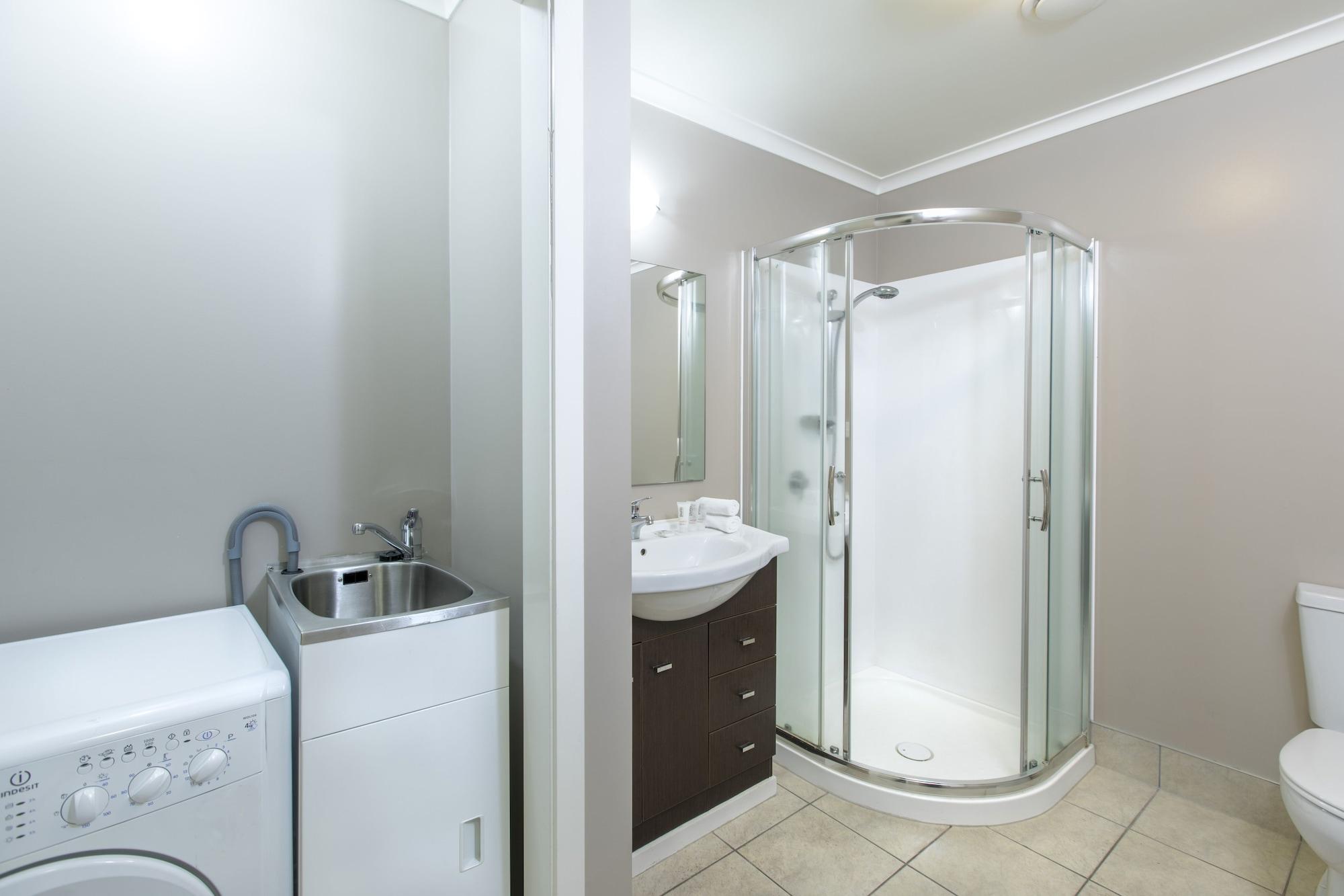 Quest On Ward Serviced Apartments Гамильтон Экстерьер фото