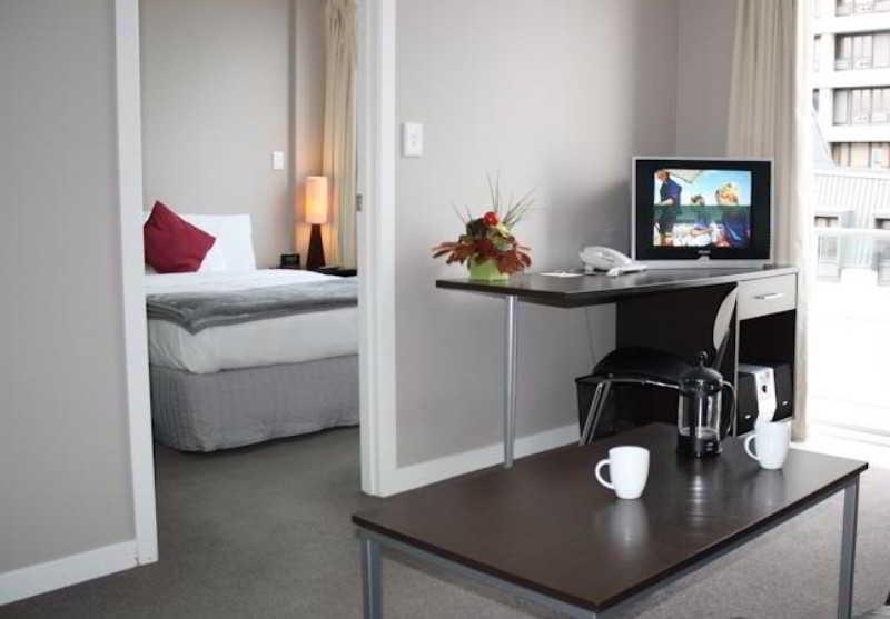 Quest On Ward Serviced Apartments Гамильтон Экстерьер фото